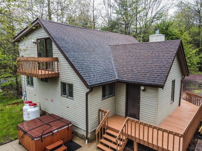 Inage of a cabin rental in Lake Harmony PA